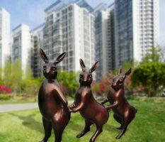 铜雕广场动物兔子