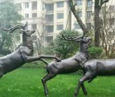 奔跑的鹿公园景观铜雕