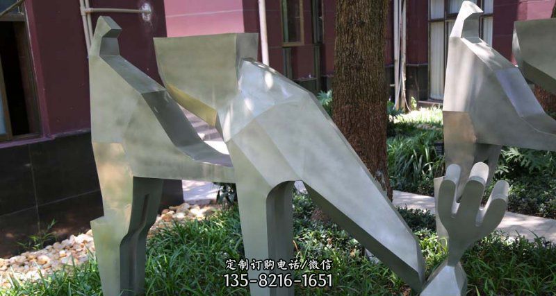 不锈钢抽象吃草的几何梅花鹿动物雕塑