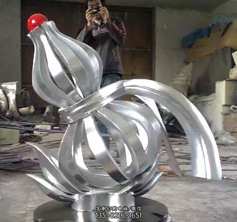 不锈钢葫芦雕塑2