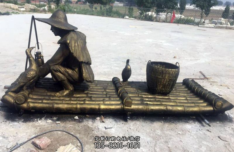 竹排上的渔翁和鸬鹚铜雕