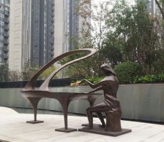 人物公园广场演奏铜雕