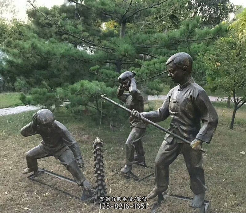 公园放鞭炮的儿童铜雕