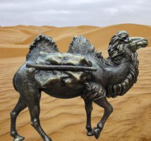 铜雕公园骆驼-骆驼玻璃钢仿真雕塑