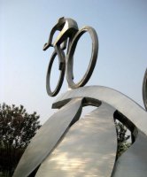 不锈钢极限自行车人物广场景观雕塑