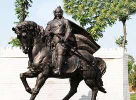 广场铜雕骑马战士人物雕塑