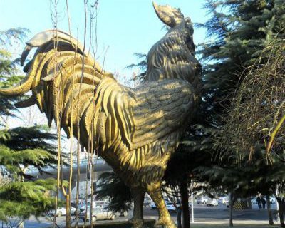 公园公鸡动物铜雕