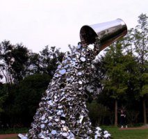 不锈钢公园垃圾桶雕塑