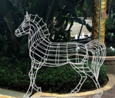 镂空马不锈钢雕塑