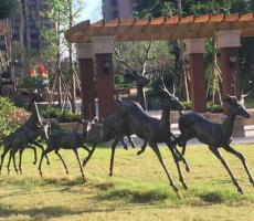 奔跑的梅花鹿公园动物铜雕