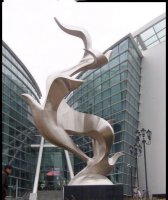 公园不锈钢抽象展翅飞翔雕塑