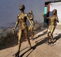 逛街美女人物铜雕