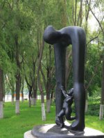 公园抽象母子景观铜雕