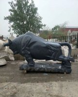 石雕开荒牛 广场动物雕塑 牛雕塑