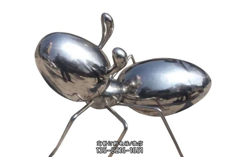 不锈钢抽象镜面蚂蚁雕塑