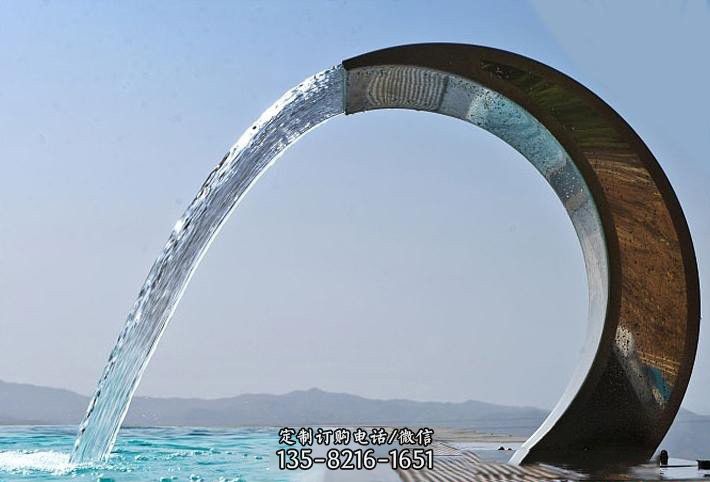 不锈钢喷水圆环雕塑