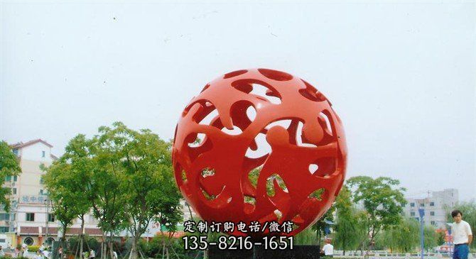 广场不锈钢镂空球景观雕塑