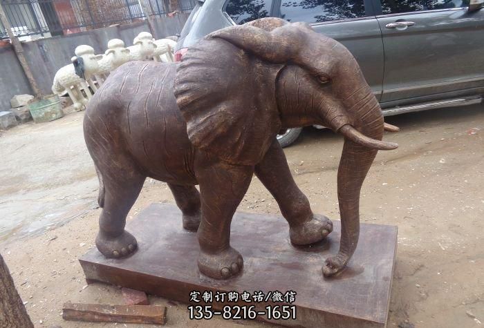 企业大象铜雕-商场前大象雕塑