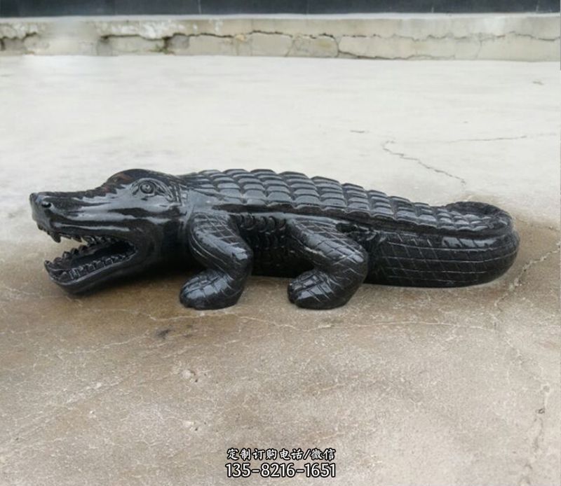 动物鳄鱼景观石雕