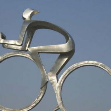 广场不锈钢抽象骑自行车人物雕塑