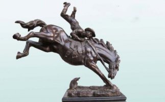 公园驯马的人物景观铜雕