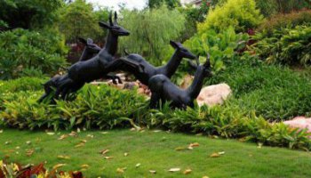 公园跳跃的小鹿动物铜雕