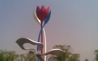 不锈钢大型抽象花朵雕塑