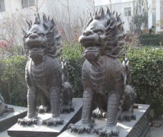 霸气的铜狮子-琉森狮子雕塑