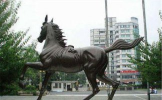 不锈钢奔跑的马广场雕塑
