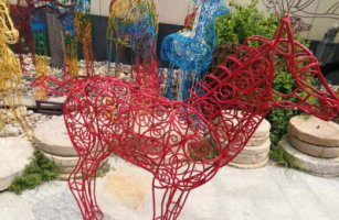 不锈钢艺术镂空小鹿雕塑