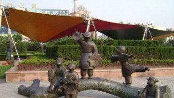 公园小孩放风筝景观铜雕