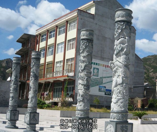 广场景观十二生肖龙柱石雕图片