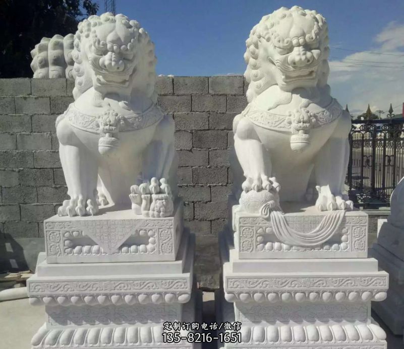 汉白玉镇宅狮子石雕塑图片