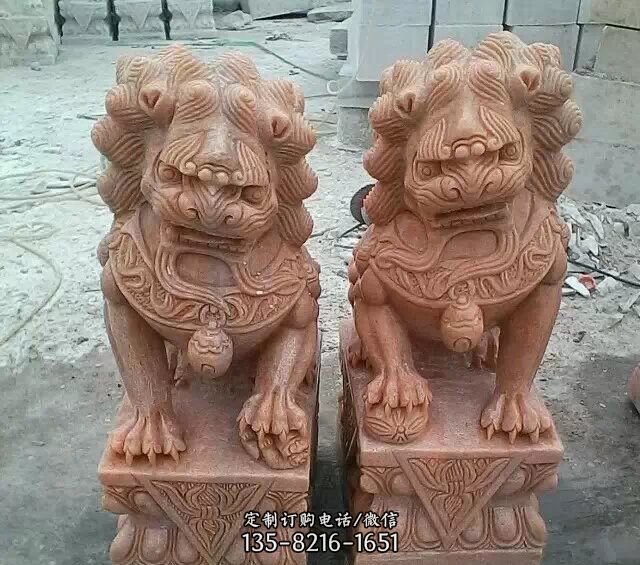 晚霞红传统狮子石雕图片