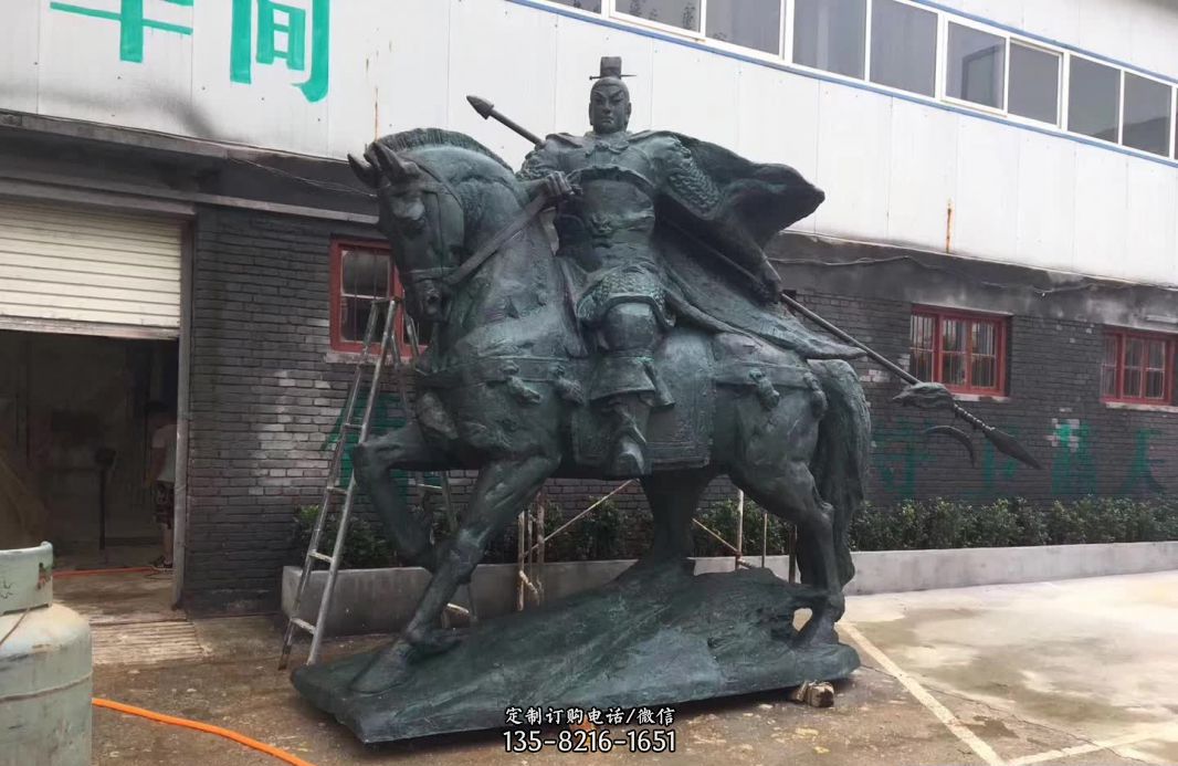 赵云骑马广场铜雕 
