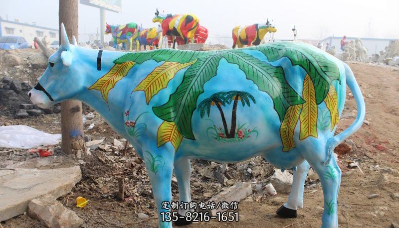 玻璃钢彩绘牛-滇池文化名人雕塑