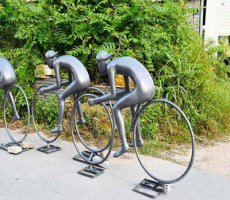不锈钢抽象骑单车人物雕塑1
