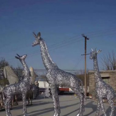 不锈钢铁艺镂空长颈鹿