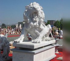 石雕咆哮狮子广场动物雕塑