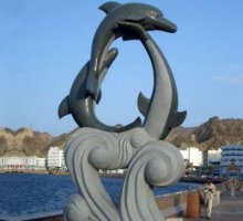 海边动物海豚石雕