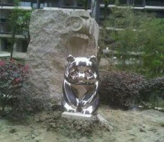 不锈钢户外熊猫雕塑