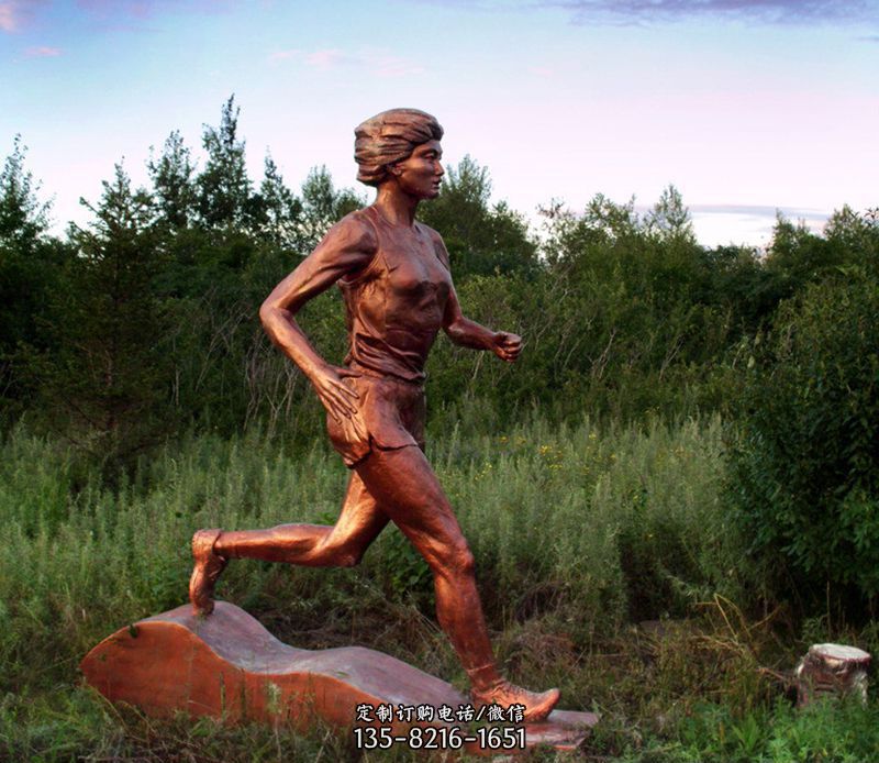 女人公园跑步铜雕