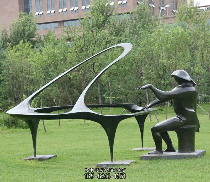 不锈钢弹钢琴人物公园雕塑