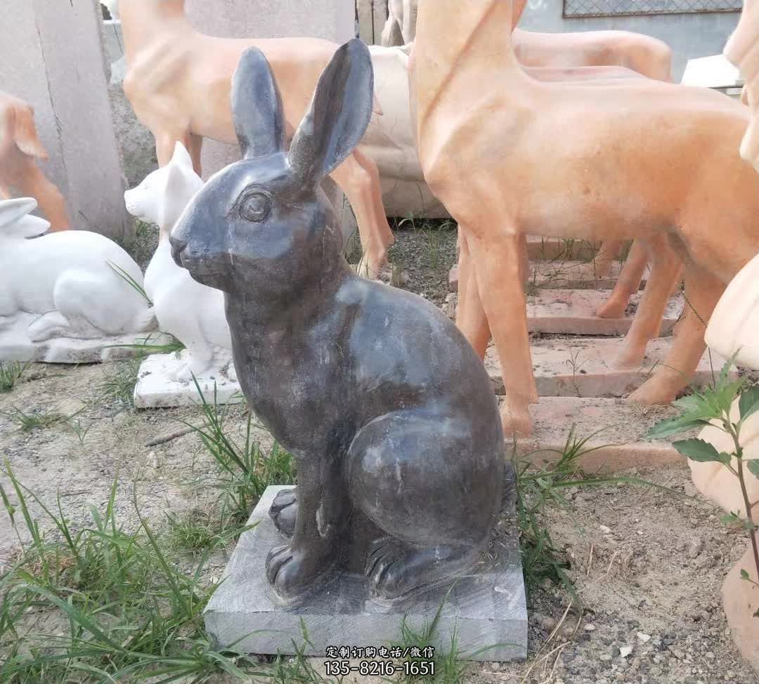 青石公园兔子雕塑图片