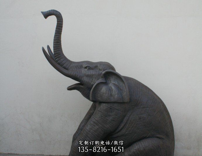 石雕/大象/福建：福建大型石雕厂周边广场上的石雕大象造型