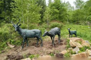 铜雕梅花鹿-梅花鹿的雕塑