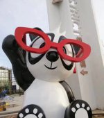 玻璃钢卡通熊猫雕塑户外摆件