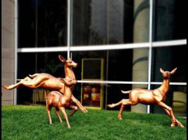 公园铜雕奔跑小鹿动物雕塑