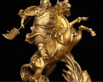 骑马飞驰的关公铜雕