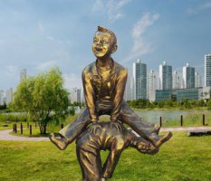公园铜雕跳马蹲人物雕塑